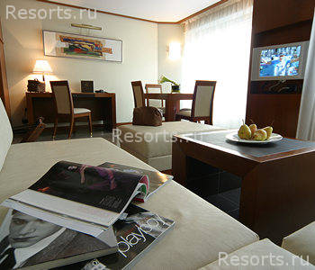 Goldstar Hotel & Resort 9